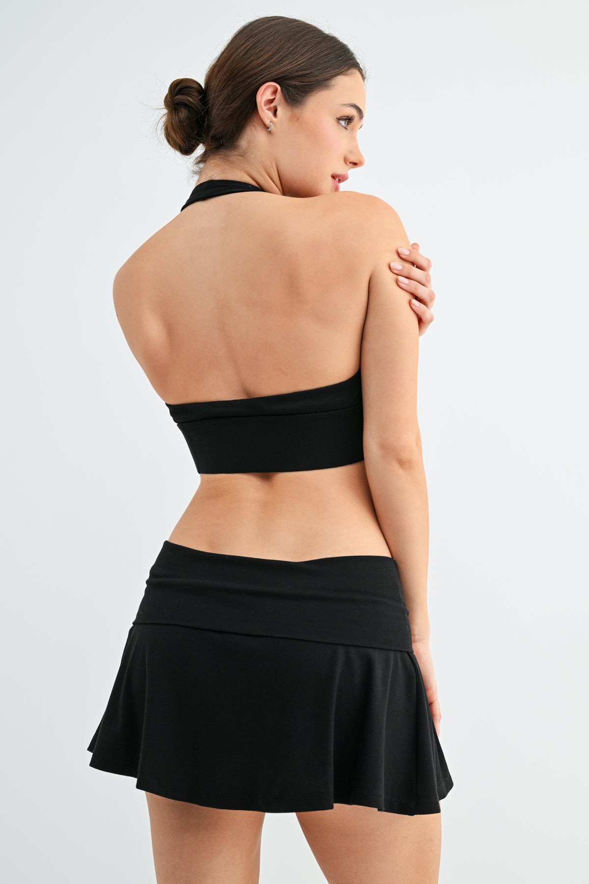 Ease Halter Top │ Black