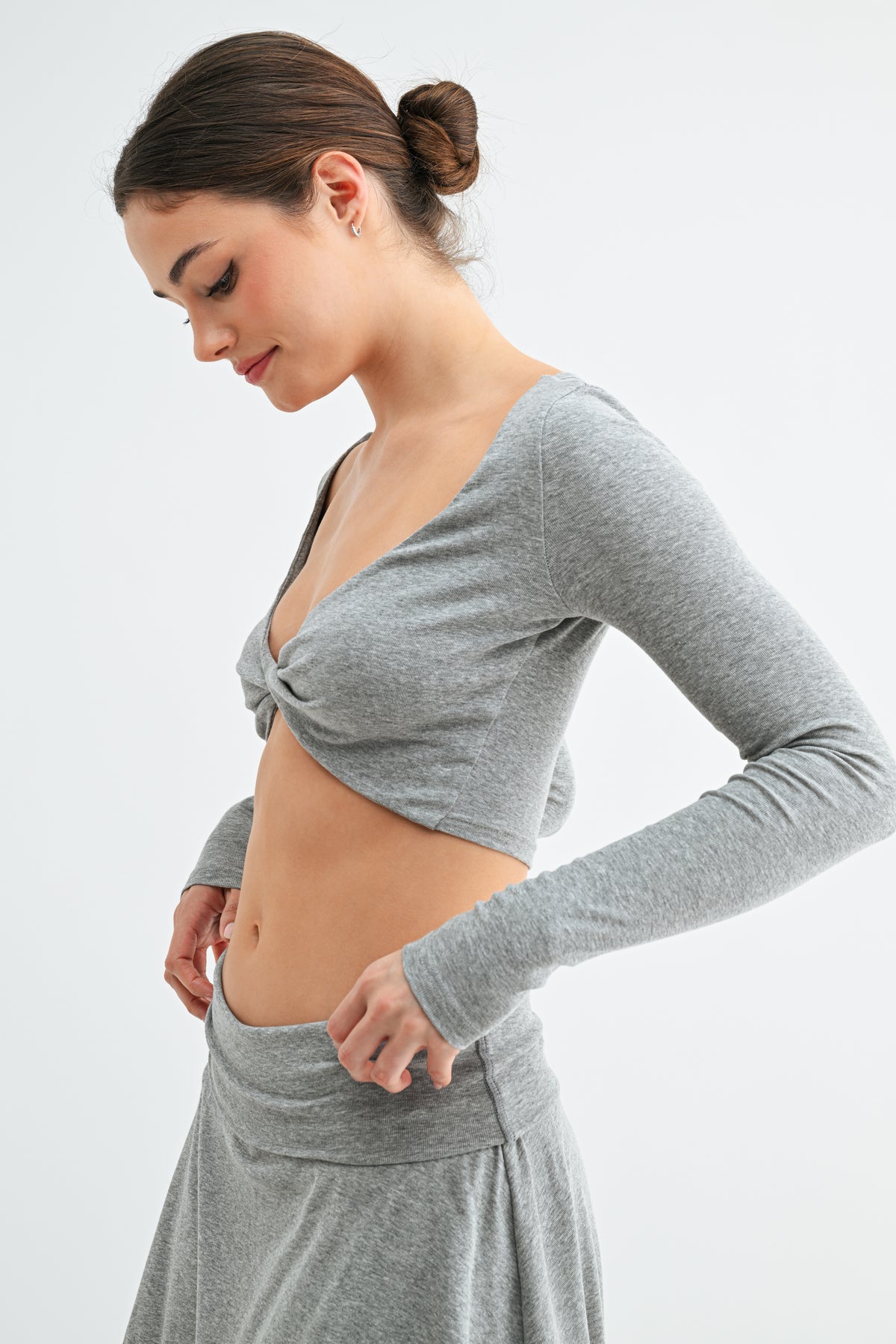 Ease Twist Top  │ Grey